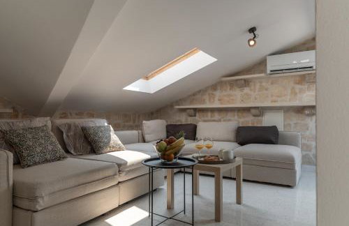 Charming stone apartment with jacuzzi in center of Omiš - Foto 44