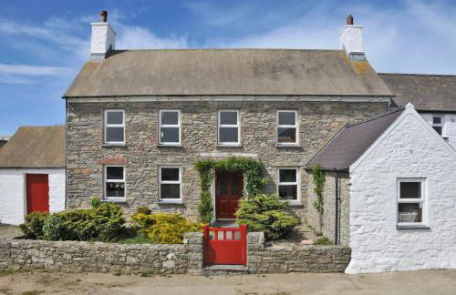 Treleddyn Farmhouse - Photo 1