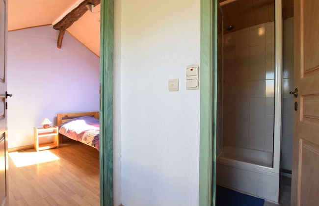 Authentic Holiday Home in Gouvy near Forest - Photo 5