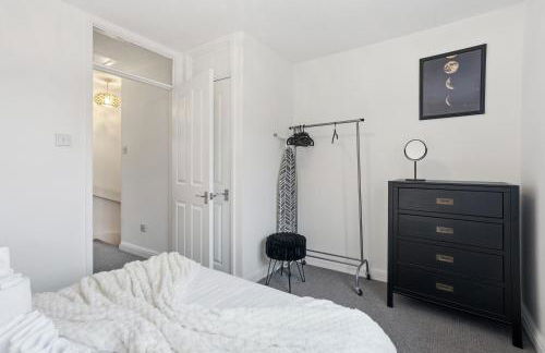 Modern Refurbished 2 Bed House Ideal for Business & Families - Foto 22