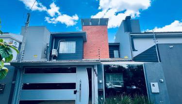 Moderno Sobrado Climatizado com Ar Quente e Frio - Foto 2