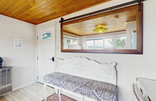 Whimsical Getaway - Photo 9