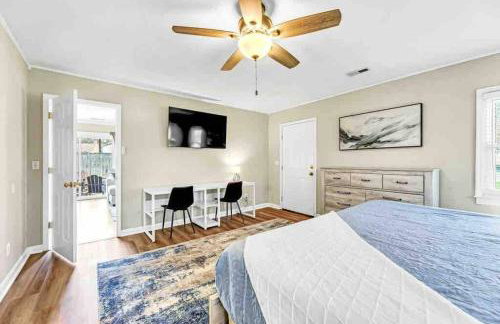 Greensboro Get-together, K Bed, Secret Playroom, central location - Foto 26