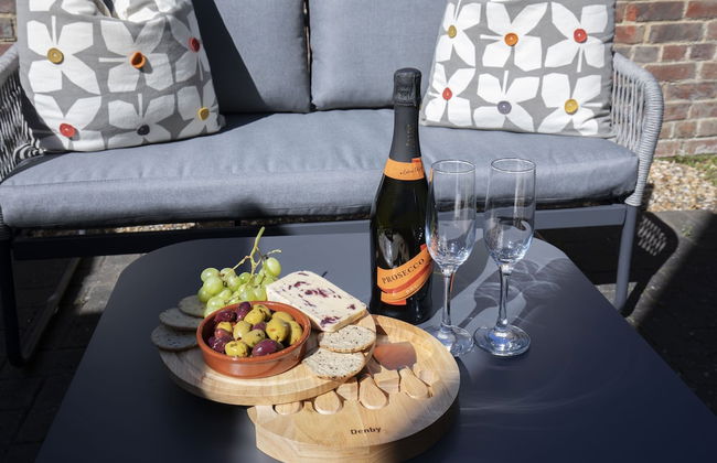 Elliot Oliver - 2 Bedroom Garden Apartment With Parking - Photo 19