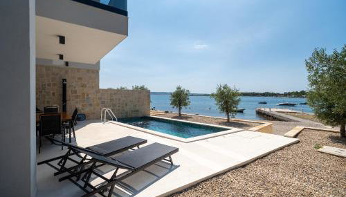 Beachfront Escape Villa Nevera - Foto 3