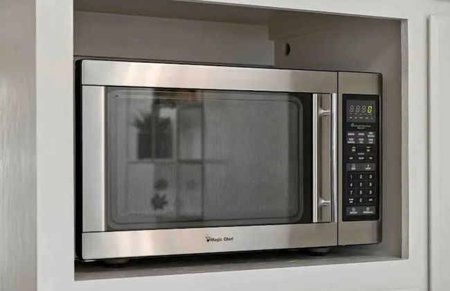 Mid Century Garden View Home Parking - Foto 17