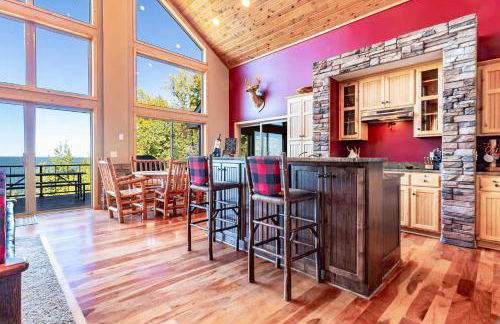 Spacious Leech Lake Home on 2 Private Acres, 200' of lake shore 15 Minutes to Walker with boat lift, dock, swimming, fire pit - Foto 10