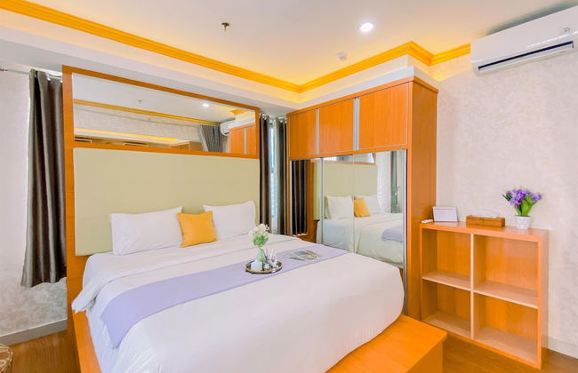 Good Place And Spacious Studio Transpark Cibubur Apartment - Foto 3