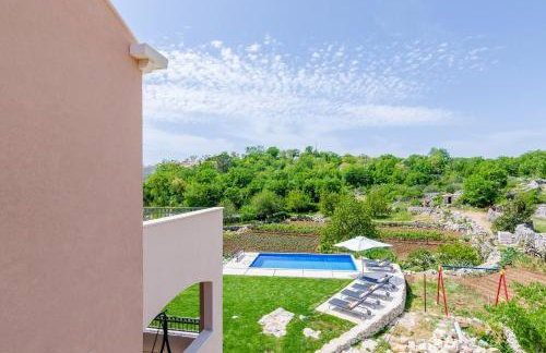 Villa Majkovica - 4 Bedroom Villa with Private Pool & En-Suite Bathrooms & Parking - Photo 99