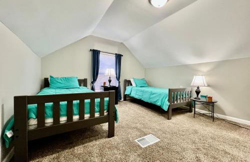 Charming 4BR Home in Liberty Township w Large Deck - Foto 4