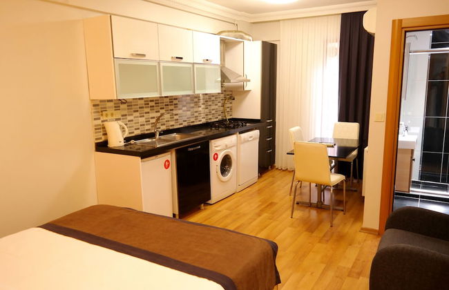 Sheriff Residence - Photo 5