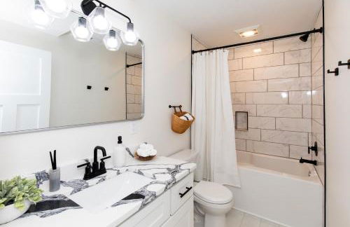 Family Duplex Suite in Downtown Sandusky Sleeps 12! - Foto 10