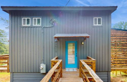 Family Fun! Riverside Home with Fire Pit - Foto 26