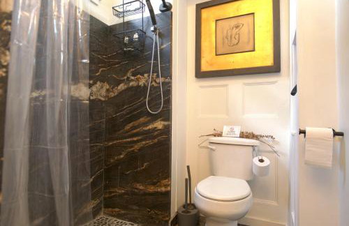 1864 Little Brick - 1 Bed, 1 Bath, Full Kitchen, Pet Friendly with fee, Washer & Dryer - Foto 20