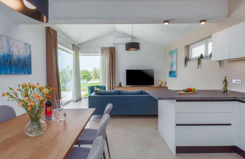 Neue und hundefreundliche Villa mit Panorama-Meerblick, Privatpool, Grillbereich, Babybett, Waschmaschine - Foto 11