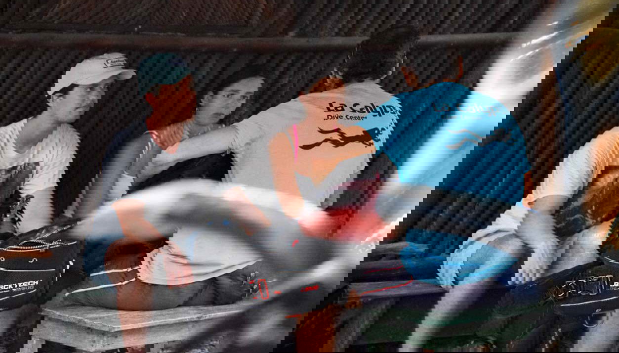 Escuchando las indicaciones del instructor