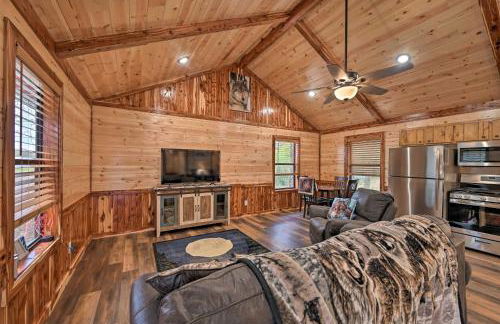 Cozy Broken Bow Cabin, Walk to the Lukfata Creek! - Foto 1