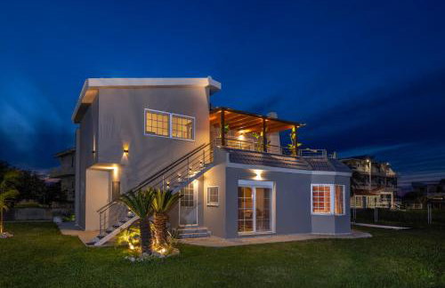 Coral Paradise Luxury Modern Family Villa with Jacuzzi, Pool View & Parking in Rhodes Island - Foto 2