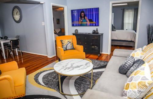 Bright & Stylish 2-Bedroom Near Downtown Mobile Free Parking - Foto 22