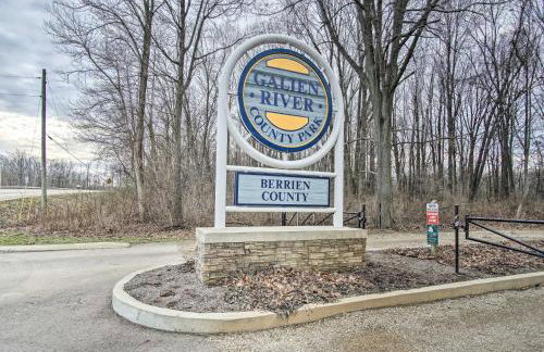 Cozy Couples Getaway Less Than 2 Mi to Lake Michigan! - Foto 19