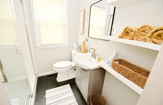 3 Bedroom Home 7 Blocks From ND Firepit 54231 - Foto 7