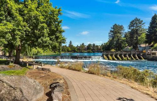 Upscale Condo near Downtown & the Deschutes - Foto 39