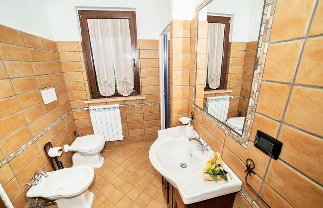 Villa on top of a Hill With an Enchanting View of Lake Bolsena - Foto 12