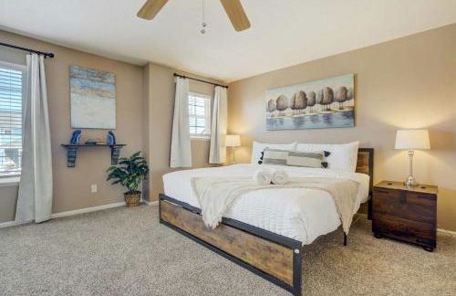 Silver Outpost Near Peterson SFB & Game Lounge - Foto 2