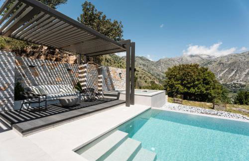 Eumelia Iconic Villa, with Heated Pool & Whirlpool, By ThinkVilla - Foto 7