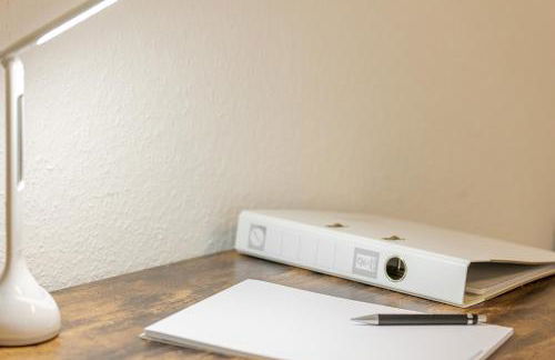 Rob's Flat - Moderne 3-Zimmer-Ferienwohnung mit Terrasse, 6 Schlafplätzen, 2 Min S-Bahn, Weil der Stadt bei Stuttgart - Foto 13