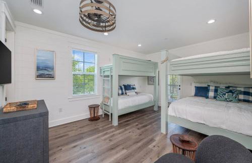 2 Blocks to the Beach! Pool & Golf Cart, Sleeps 21 - Foto 74