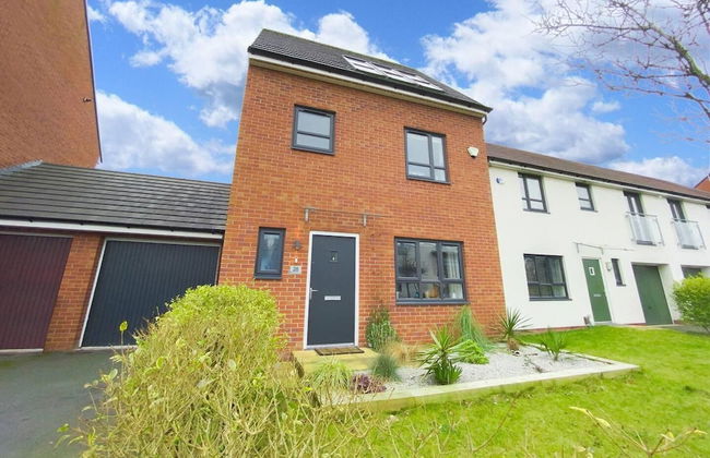 Stunning 4 Bed House With Cinema Room & Parking - Foto 31