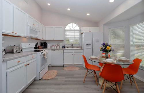 Making Dreams 4BR Family Villa with Pool and Game Room Near Disney Parks - Foto 9