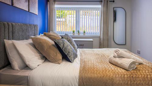 Duffus Nights - Photo 2