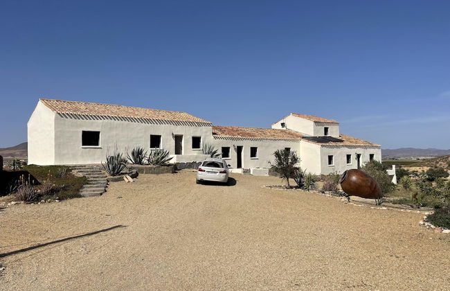 Miluna Oasis Suites - Sleeps4-pool-mountainview - Foto 17