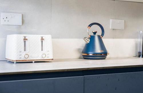 #111 New Farm with hot tub and Sauna - Sleeps 18 - Near Elmore Park - " Perfect for Contractors and Families - Parking space for 10 cars" - Foto 42