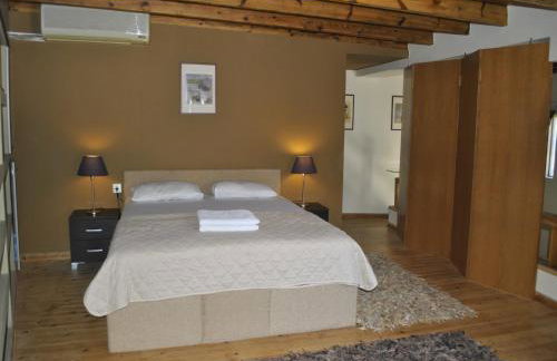 Attractive Greek House with Private Pool near Sea & City Center - Photo 6