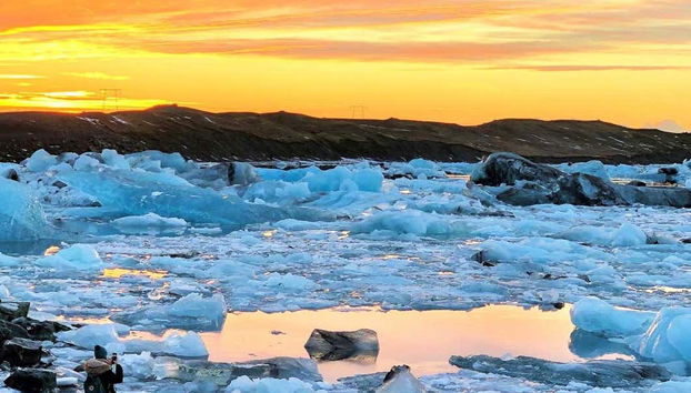 Jökulsárlón at sunset