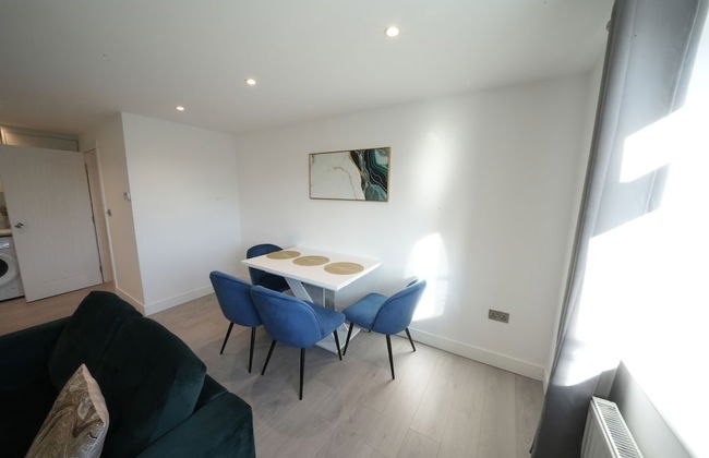 Heathrow Charge and Go - Photo 65