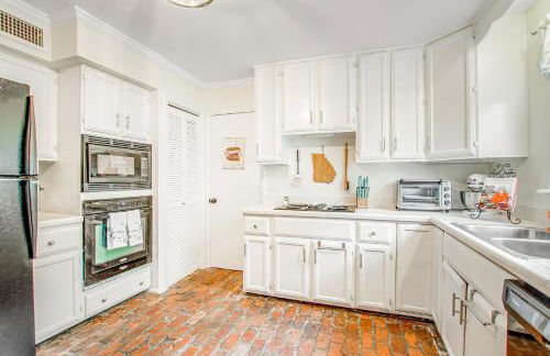 Relaxing, dog-friendly home with furnished patio, washer/dryer, WiFi, & AC - Foto 16