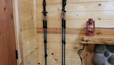 Knotty Shack- Unique Tiny Log Cabin with Hot Tub - Foto 4