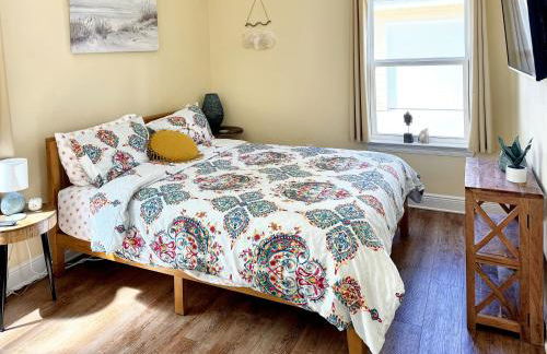 Walk Downtown, Private Parking, Short Drive to Beach & NAS - Foto 14