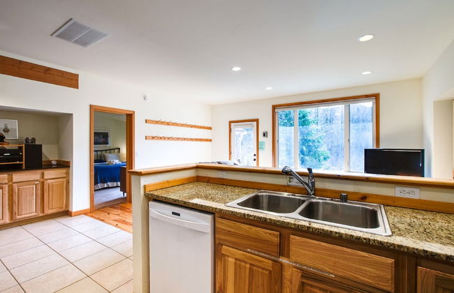 70MBR- Hot Tub - BBQ - Wi-Fi - Pets Ok - Sleeps 8 - Foto 6