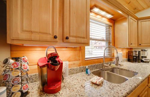 Maggie Valley Cabin with Private Hot Tub and Game Room - Foto 13