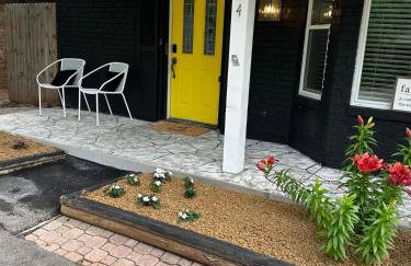 6BR Dream Getaway w Heated Pool & Peaceful Vibe - Photo 22