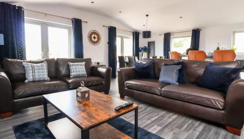 Box Tree Escapes - Photo 2