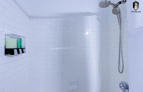 The Stallion #108 - Modern Spacious Loft in Downtown with free parking - Foto 22