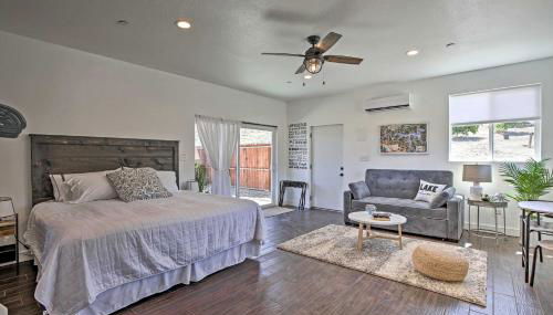 Cottage by the Lakes with Patio by Lake Nacimiento - Photo 4