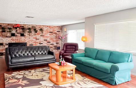 Enchanting Garden with Luxe Jacuzzi Spacious Yard - Foto 8