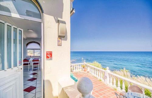 Charming Townhouse in El Faro, Spain, Studding Sea View & Community Pool - Foto 22